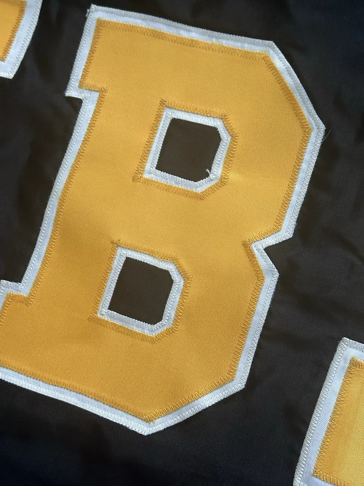 Bandeira vintage UNIVERSIDADE São Francisco "IBSA" INT'L BACHARELADO - Imagem 2 de 4