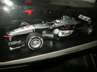 1:18 Minichamps West McLaren Mercedes MP4-16 2001 Hakkinen
