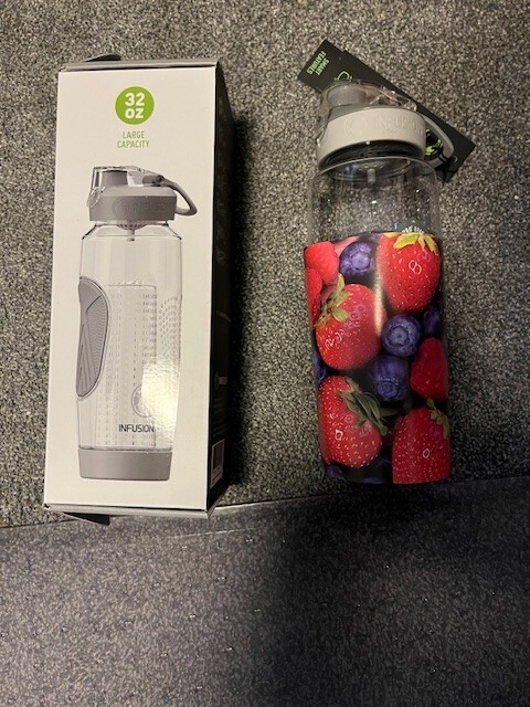 Infusion Pro 32 oz Fruit Infuser Water Bottle with Insulated Sleeve GREY