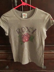 Roxy Paradise Heart of Surfing Rose Paint Splatter Design TShirt(S)36 in x19 in
