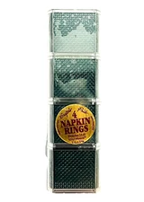 4 CRAFTER’S PRIDE ACRYLIC HOLIDAY GRN NAPKIN RING VINYL-WEAVE CROSS STITCH w/PTN