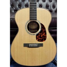 Larrivee Om-09 Acoustic Guitar Natural