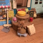 Li'l Woodzeez General Store Plus Hair Salon with Squirrel, Hedgehog Families — photo 4