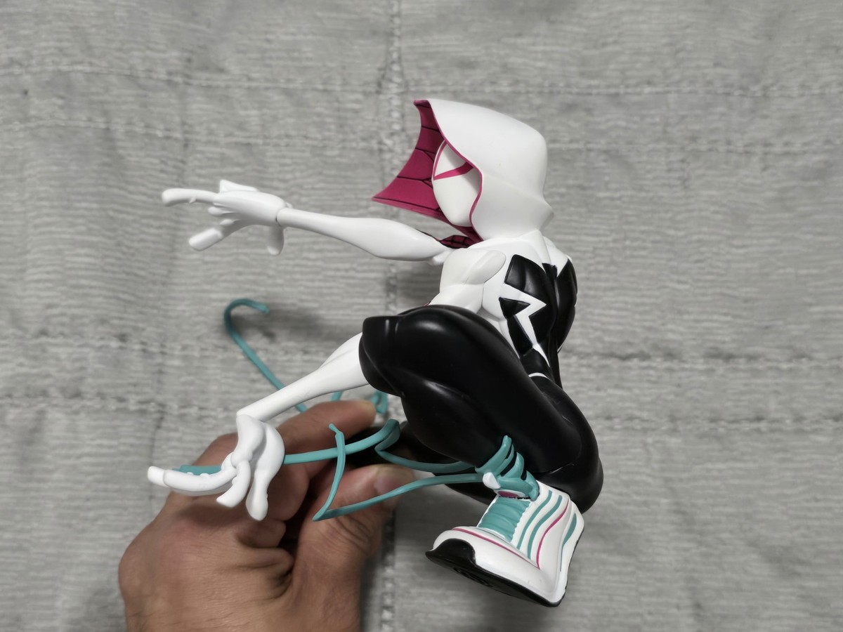 Marvel Ghost Spider By Unruly Industries and SIDESHOW Tracy