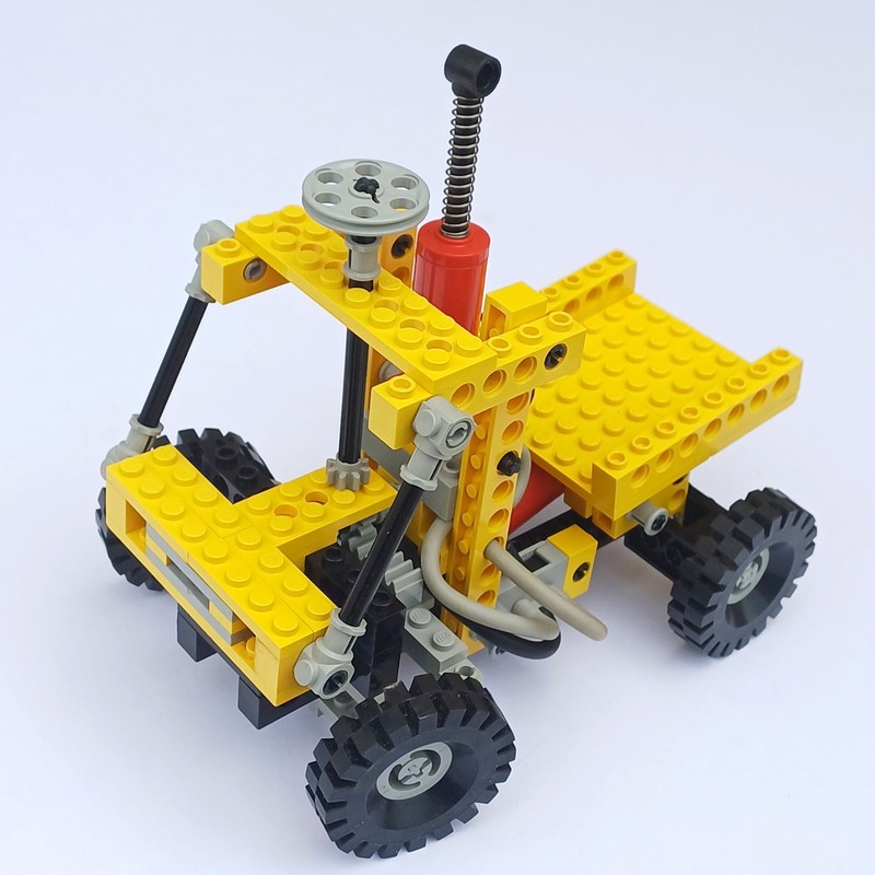 LEGO Vintage Technic Pneumatic Building Set 8040 100% Complete