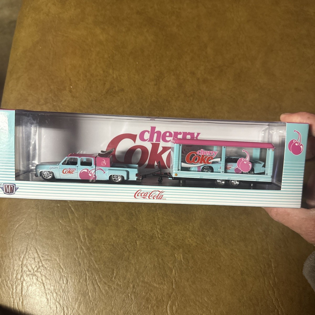 M2 Machines Hauler 1973 Chevrolet Cheyenne Super 30 & Iroc-Z