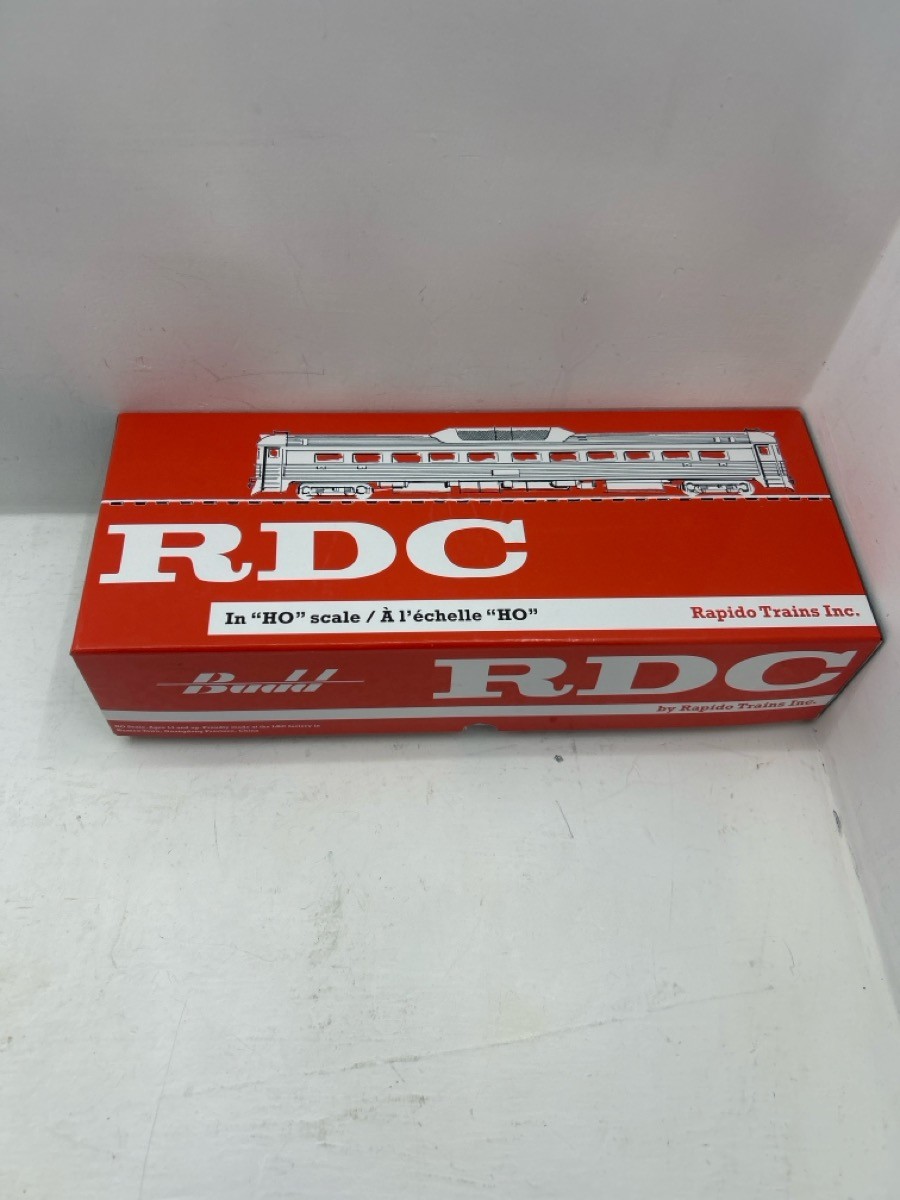 Rapido RDC HO #16639 New Haven RDC Rail Diesel Car Coach Train 127