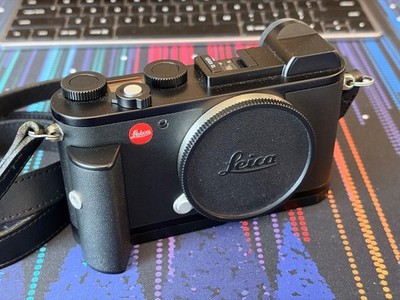 Leica CL (Type 7323) Mirrorless Camera, Black Anodized {24MP} Great Condition