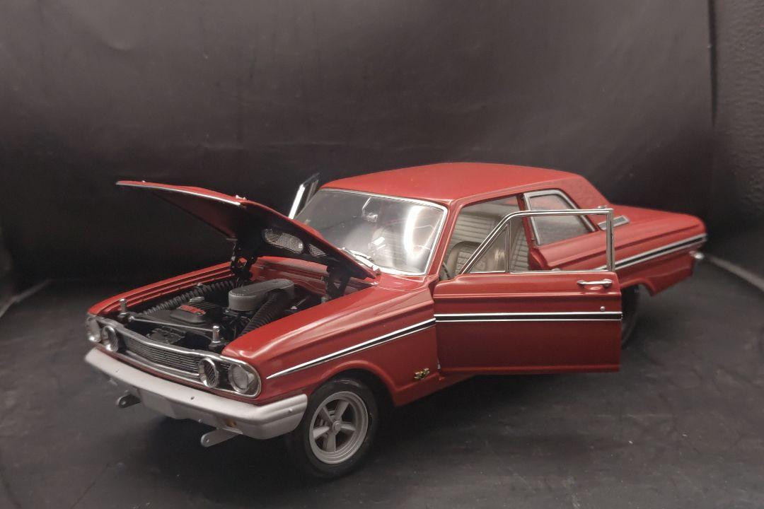 1964 Ford Fairlane Thunderbolt Diecast Minicar 1/18 Scale