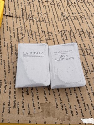 La Biblia Traduccion Del Nuevo Mundo & Small Size