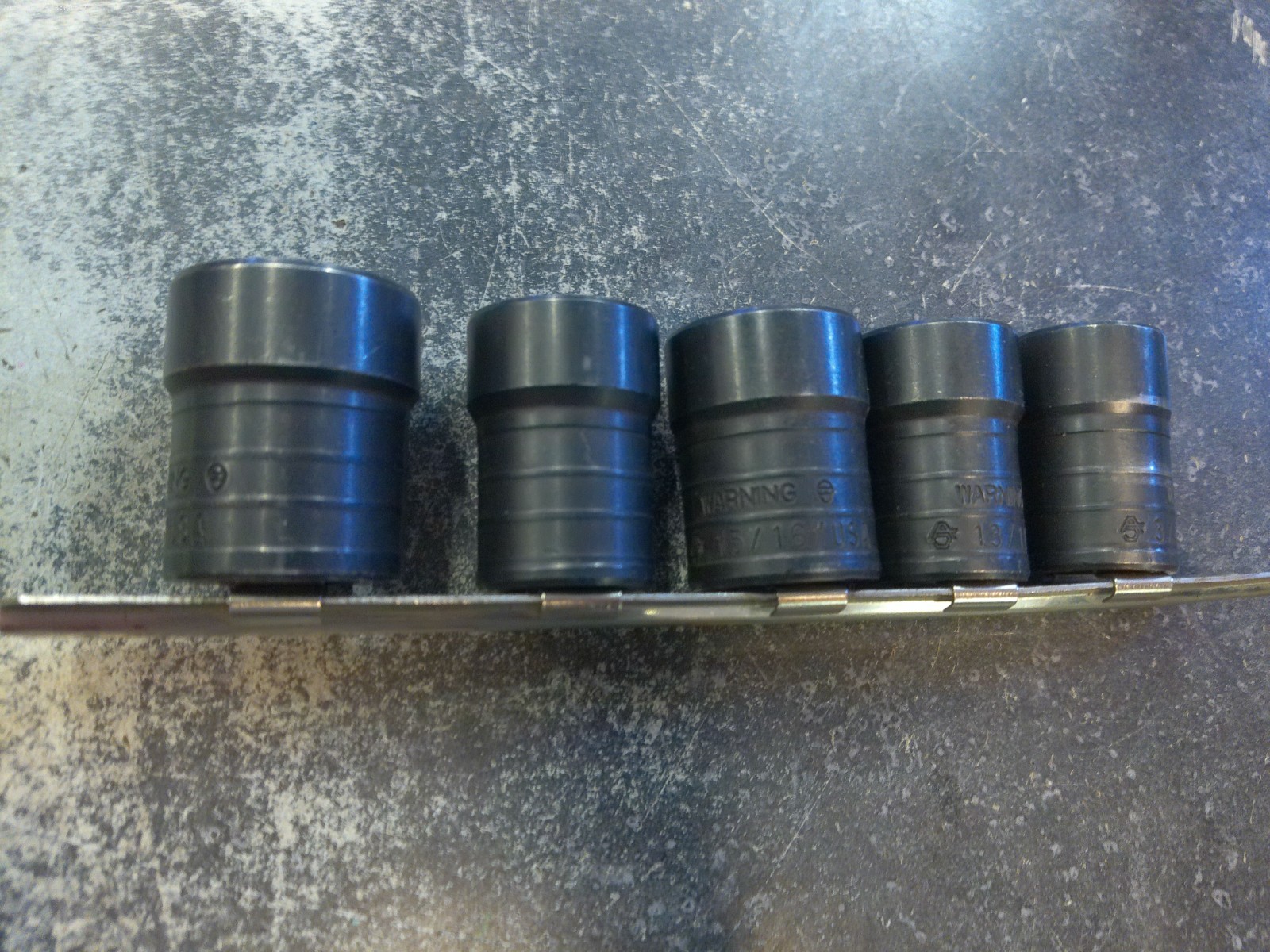  LT4400 Milton Industries LTI Tool By MIlton 5 Pc. Twist Socket Fastener Removal