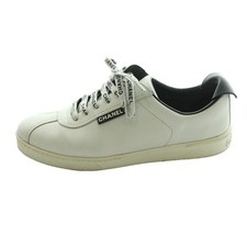 CHANEL Coco Mark Calfskin Classic Logo Shoe Lace Low Cut Sneakers White White