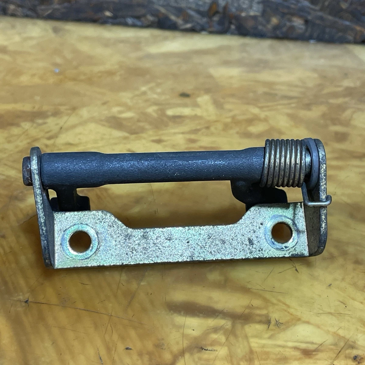 DUCATI 916 SEAT HINGE ASSEMBLY BRACKET 748 996 998
