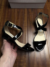 Sandalias de cuña Jimmy Choo Chaira negras con correas de charol - talla 36JC 6US