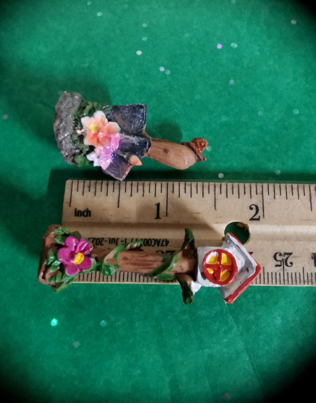 Fairy Garden Stone & Pink Flowers House Resin Figurine 4.5" w/ 2 Accessories 
