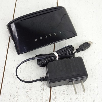 Network Switch Ethernet 10/100 RJ45  5 Port D-Link DLink DES-1005E BES1005EL C1