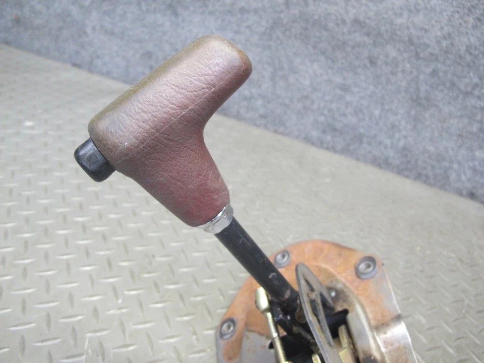 84-85 MAZDA RX7 FB A/T TRANSMISIÓN AUTOMÁTICA SELECTOR DE PALANCA DE CAMBIOS CON PERILLA OEM Foto 3 de 4