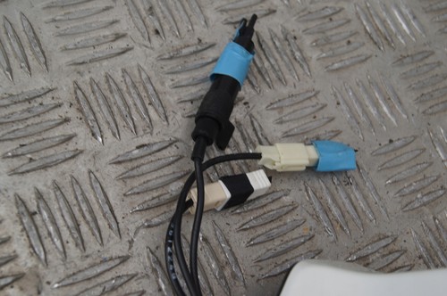 Mitsubishi Outlander III Hybryda antena dachowa rekin - Zdjęcie 4 z 4