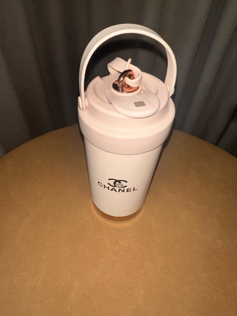 CHANEL シャネル　CCロゴ入りタンブラー　500ml ノベルティー CHANEL VIP GIFT PINK THERMAL TUMBLER 500ML RARE TRAVEL BOTTLE W