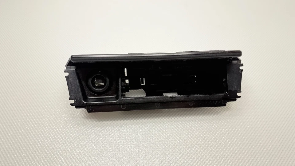 2006-2010 BMW 650i Front Center Console Ashtray Storage Compartment 9140570 OEM - Image 3 of 4