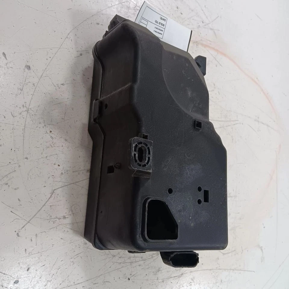 Compartimento de motor de caja de fusibles para Dodge Dart 15-16 Foto 2 de 4