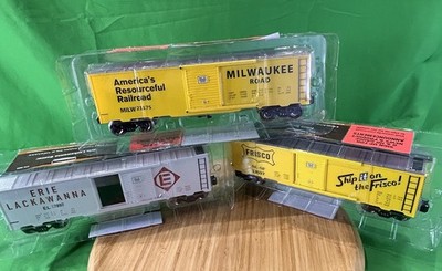 MENARDS O GAUGE Erie Lackawanna Milwaukee Frisco Boxcars Lot Of 3 Unused