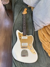 Squire Squier J Mascis Signature Jazzmaster Vintage White Electric Guitar
