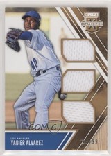 2017 Elite Extra Edition Triple Materials Holo Gold 26/99 Yadier Alvarez km4