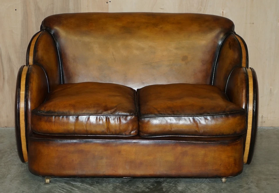 1 OF 2 OF RESTORED ART DECO HARRY & LOU EPSTEIN HAND DYED BROWN LEATHER SOFAS — 第 3/4 张图片