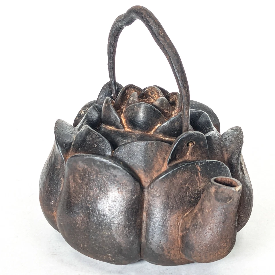 Bule de chá antigo de ferro fundido dos anos 1700 em forma de lótus com marca Kangxi - Imagem 4 de 4