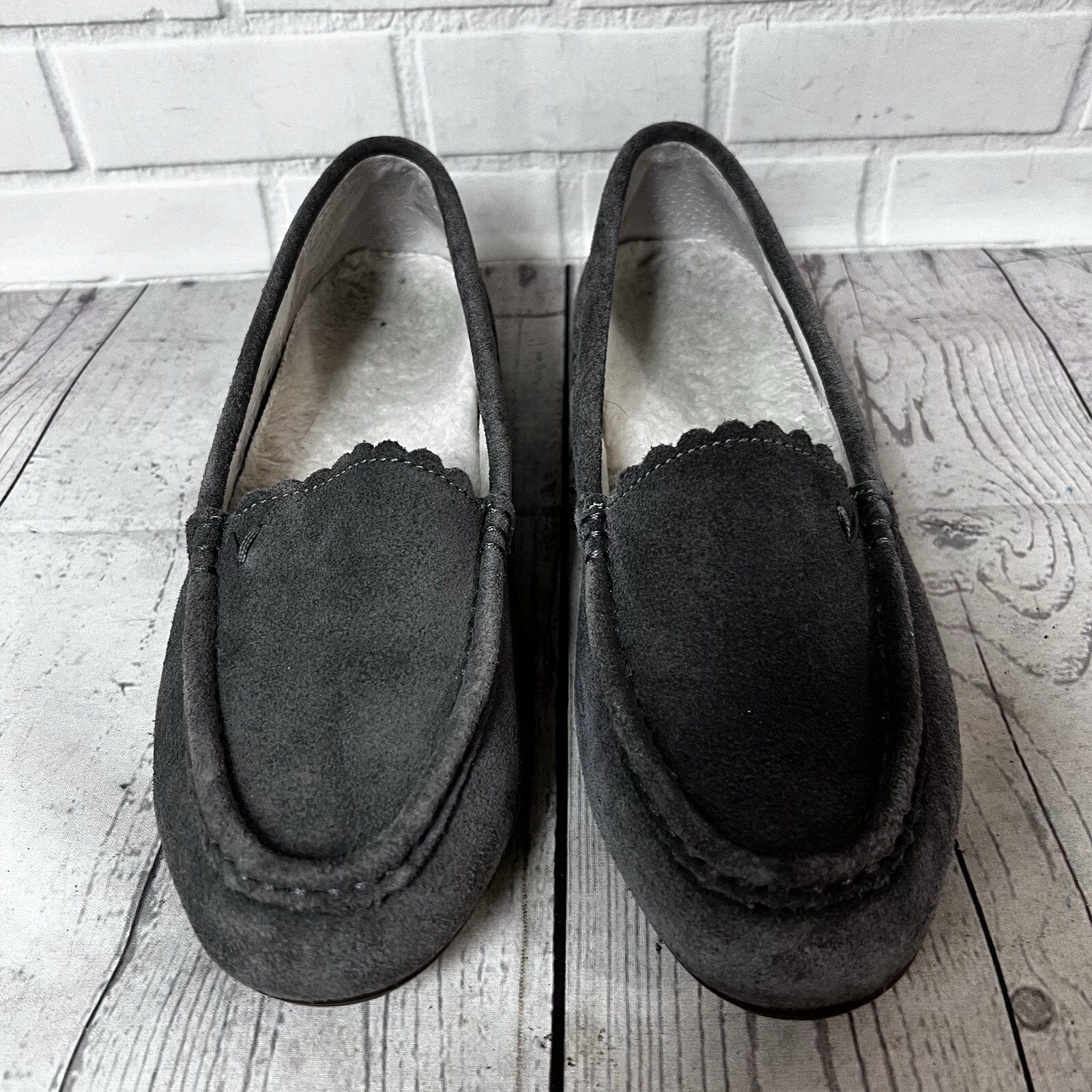 Vionic McKenzie Grey Suede Shearling Slippers Coz… - image 6