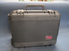 Estuche rígido rodante SKB iSeries modelo 3i-2015-10 con insertos de espuma sin usar en muy buena condición