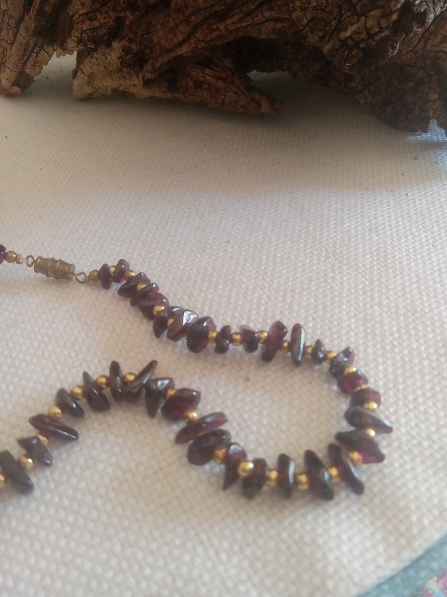 Vtg Ladys Necklace Natural Chips Of Garnet Natural Gems Gold Plated Spacers Gift View 6