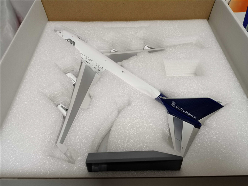 Inflight for Rolls Royce Trent for boeing B747-200 N787RR 1/200