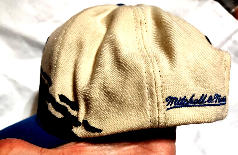 Gorra de fútbol americano Indianapolis Colts gorra a presión NFL Mitchell & Ness años 90 Foto 2 de 4