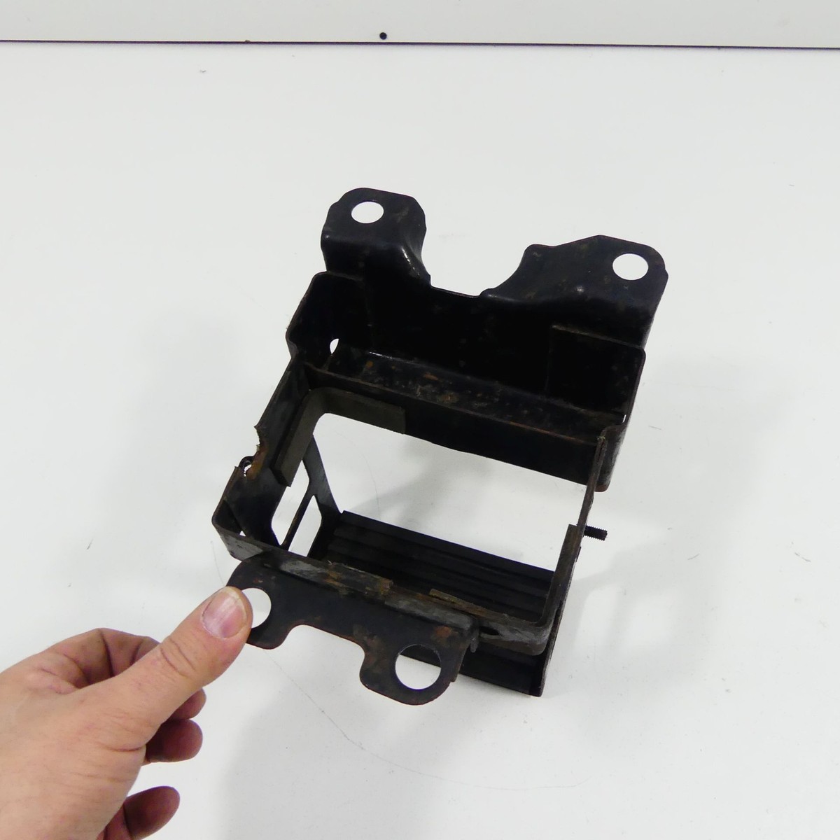 Suzuki GT 750 EZ:79 Battery Box Battery Fairing 35303 | eBay UK