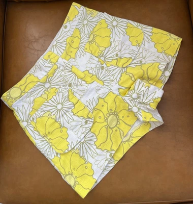 True Vintage 60s 70s Yellow Floral Daisy Pique Shorts Retro Mod Size 10 - Photo 1/3