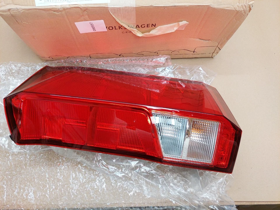 VW Crafter Rear Right Side Tail Light Lamp 7C0945096J 2017-on Genuine NEW - Image 4 of 4