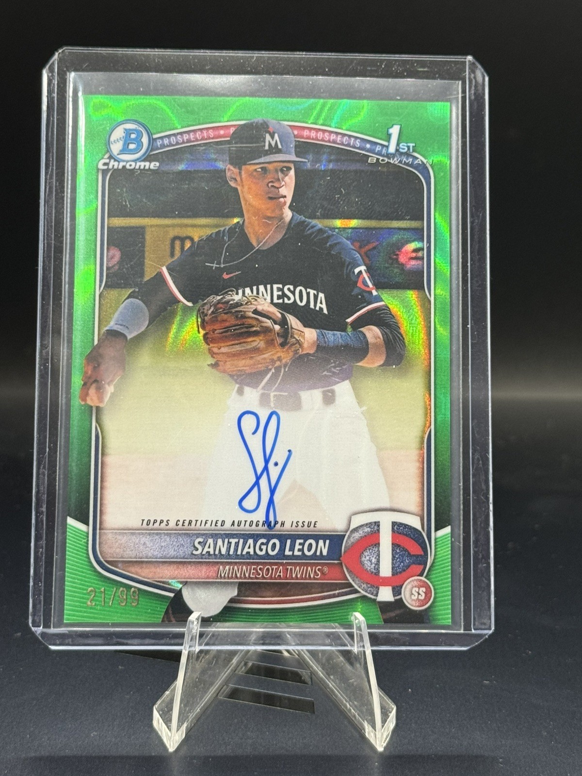SANTIAGO LEON 2025 BOWMAN CHROME 1ST GREEN LAVA REFRACTOR AUTO /99 TWINS