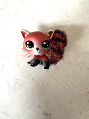 Littlest Pet Shop Hasbro LPS #120 Hasbro Red Panda Redley Furrytail AUTHENTIC