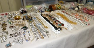Vintage Jewelry Junk Drawer Lot For Parts Crafts Repair
