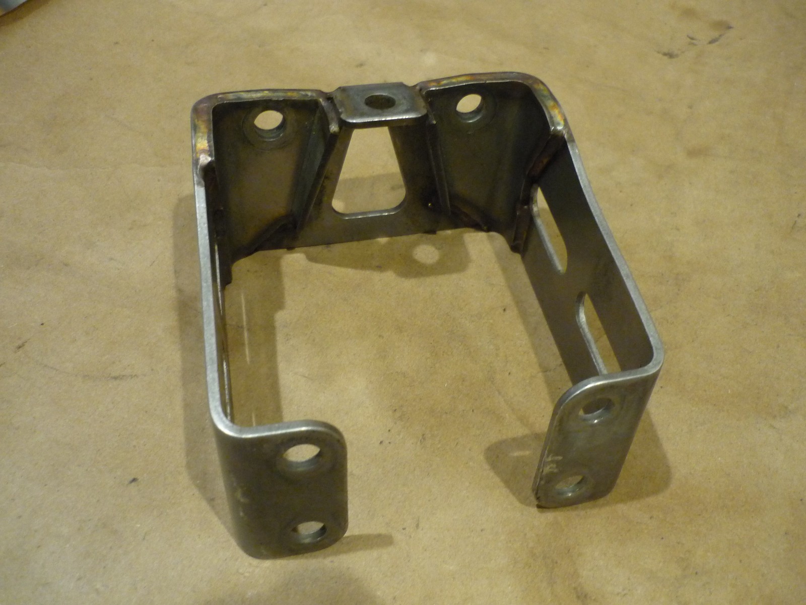 Ferrari 360,430 - Exhaust Support Gear Side Bracket - P/N  181383