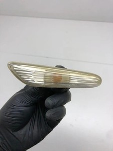 BMW 5 E60 Kotflügelblinker vorne rechts 8382104 3.00 Diesel 2007 33820218