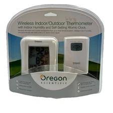 Oregon Scientific In/Out Thermometer Indoor Humidity Atomic Clock NEW RMR683HGA