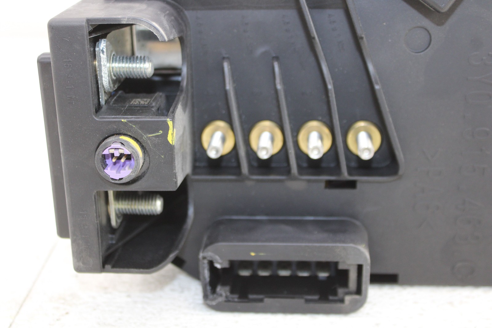 Engine Fuse Box 3Y0915463CSTARTER BATTERY FUSE BOX BENTLEY CONTINENTAL 2013