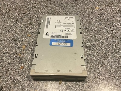 Zip 100 Internal Cream Faced SCSI Drive Z100SI
