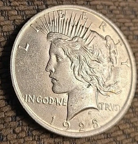 1923 SILVER Peace Dollar NICE BRILLIANT UNCIRCULATED CARTWHEEL