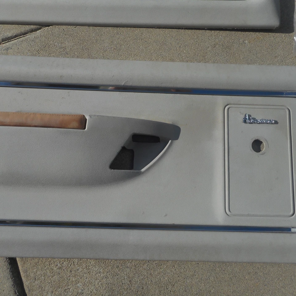 Dodge Adventurer W150 D100 D200 1972-1974 camioneta Ramcharger paneles de puerta con molduras Foto 3 de 4