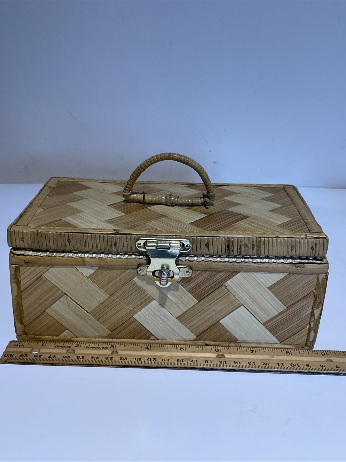 VTG Woven Wicker Sewing Box Storage Basket Hinged Lid Satin Lining 9X5X3.5"