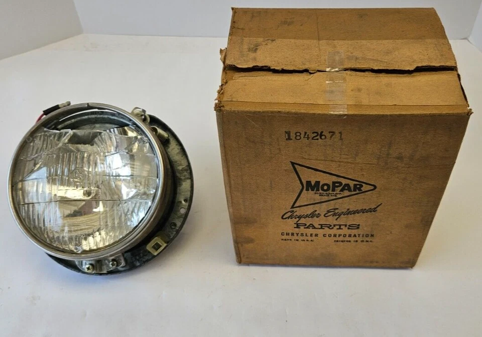 1959 Desoto Front Right Side High Beam Headlight Headlamp Assembly 1842671 NOS - Image 3 of 4